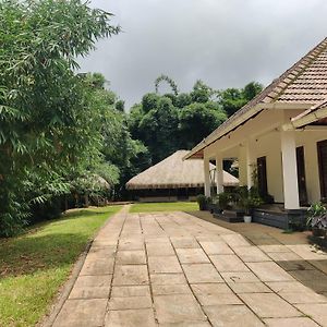 마난타바디 Bamboo Grove B&B Exterior photo