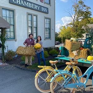 Chambery Inn 리 Exterior photo