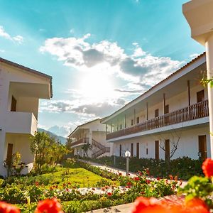 Hotel Agustos 우루밤바 Exterior photo