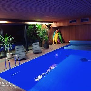 Park Villa Ferienwohnung Mit Pool Und 3 Schlafzimmer 울첸 Exterior photo