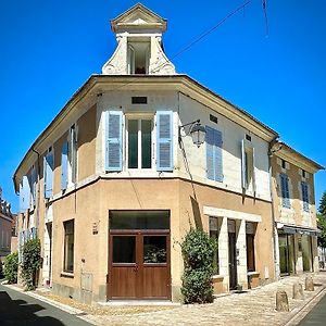 Gite Les Jasmins Centre Historique Saint-Astier 아파트 Exterior photo