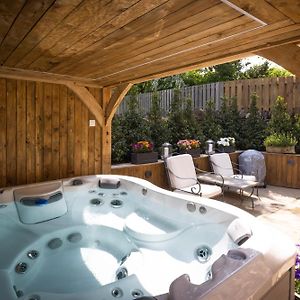 Cotswold Cottage With Hot Tub 블레딩턴 Exterior photo