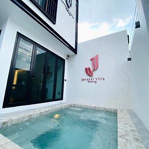 J Jacuzzi Villa 라농 Exterior photo