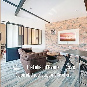 L Atelier D Eveux 아파트 Exterior photo