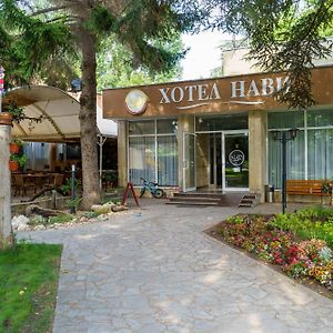 Hotel Navi 샤블라 Exterior photo