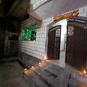 Gokul Pg Homestay 고라크푸르 Exterior photo