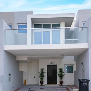 3-Bed Brand New Garden Villa & Bbq And Games-More 두바이 Exterior photo