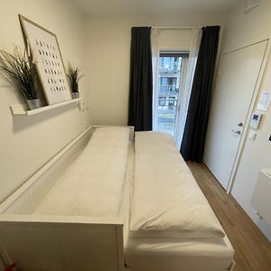 Newer Apartment, With All You Needs! 25 Minutes To Oslo City Or Osl Airport! 릴레스트룀 Exterior photo