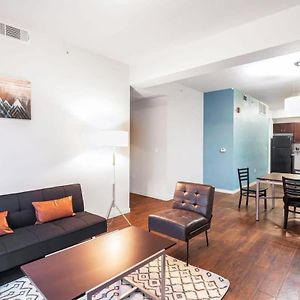 Amazing 2Br Apt In Central Location With Pool 그릴리 Exterior photo