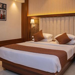 Hotel Czar Inn - Vashi Navi Mumbai 나비뭄바이 Exterior photo