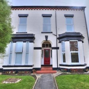 Crosby Lovely Refurbished Flat, Direct Garden Access; Wifi 아파트 Exterior photo