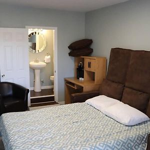 Cozy Room Near Downtown Hendersonville 헤더슨빌 Exterior photo