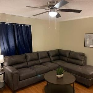 Cute 1 Bedroom Upstairs Apartment Next To Fort Sill 로턴 Exterior photo