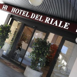 Hotel Del Riale 파라비아고 Exterior photo