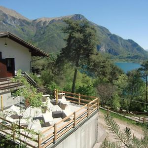 Ferienwohnung In Val Maria-Pur Mit Grossem Balkon Und Seeblick 피에베디레드로 Exterior photo