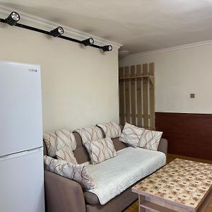 Fully Furnished 2 Room Apartment Opposite To The Ub Department Store 울란바토르 Exterior photo