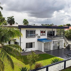 Oso Josich Apartments 파라마리보 Exterior photo