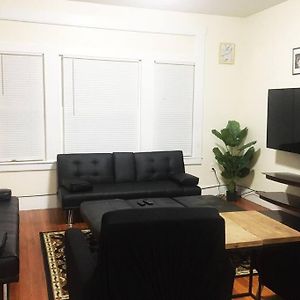 스프링필드 Comfy 4 Bed 1 Bath W/ Wi-Fi In College Area 아파트 Exterior photo