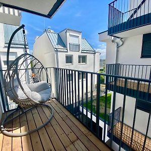 Modern Apartment With Balcony & Free Parking - Nearby Metro 비엔나 Exterior photo