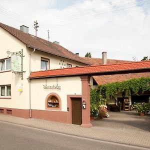 Weingut Und Gaestehaus Vongerichten 호텔 Oberhausen  Exterior photo