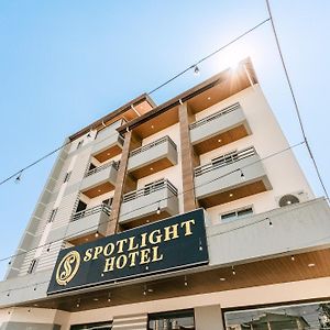 Spotlight Hotel Near Hundred Islands Wharf 알라미노스 Exterior photo