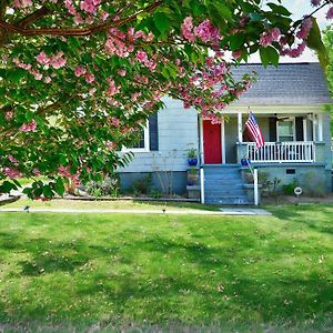 그린빌 Downtown Retreat, Minutes From Main Street With Fenced In Backyard 빌라 Exterior photo