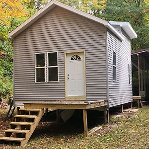 Luther Bigger On The Inside - Tiny House With 20 Acres 빌라 Exterior photo