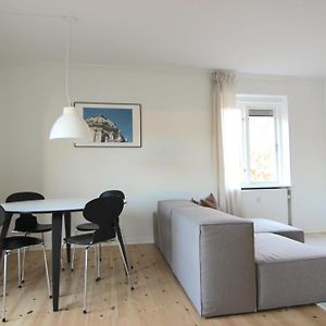 Great 2-Bed Wbalcony In Charlottenlund 아파트 Exterior photo