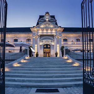 Best Western Premier Hotel De La Cite Royale 로슈 Exterior photo