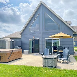 Boho Bungalow On The Pond W/ Hot Tub 아놀드 파크 Exterior photo