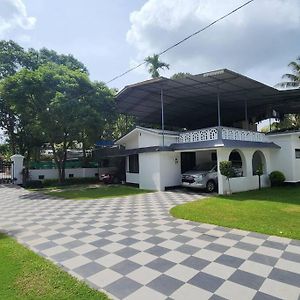 Garden Park Villa 티루발라 Exterior photo