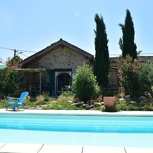 Maison D'Hote A La Campagne Dans Un Corps De Ferme 호텔 Sainte-Gemme  Exterior photo