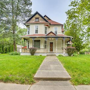 Charming Champaign Victorian With Deck! 빌라 Exterior photo