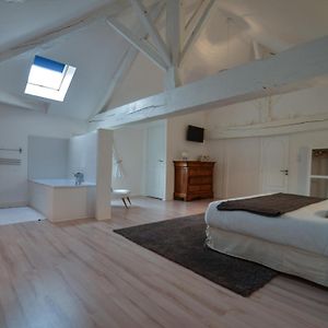 Colayrac-Saint-Cirq 르 쁘띠 도멘느 드 콜랴하크 B&B Room photo