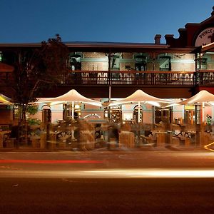 Prince Of Wales Hotel, 번버리 Exterior photo