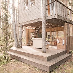 Orissaare A Cozy Treehouse For Two 빌라 Exterior photo