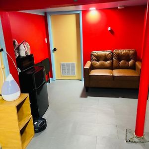 Private Room With Bathroom & Entrance 어빙턴 Exterior photo