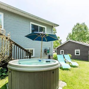 Port Burwell Kosecki Klubhouse- Hot Tub, Fire Pit, Large Yard 빌라 Exterior photo