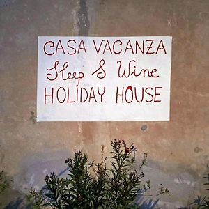 Casa Vacanza Nei Vigneti Sleep & Wine San Damiano al Colle Exterior photo