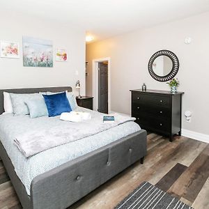 Modern 2Br Apartment - Close To Byward Market 오타와 Exterior photo