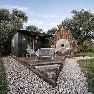 Unique Glamping Experience Near Ely & Cambridge 빌라 Exterior photo