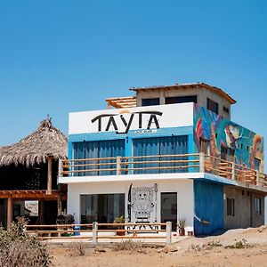 로비토스 Tayta Surf House 아파트 Exterior photo