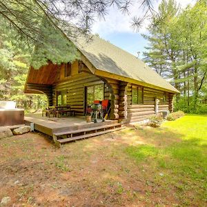 Evart Secluded Log Cabin In Nw Michigan Hot Tub And Deck 빌라 Exterior photo