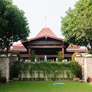 로린 솔로 호텔 Surakarta  Exterior photo