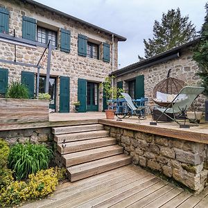 Elegante Ferme Avec Piscine, Tennis Et Chambres Confortables Au Coeur D'Un Domaine Equestre Verdoyant - Fr-1-582-414 Saint-Romain-Lachalm Exterior photo