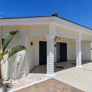 Boutique Hotel Swiss Paradise Aruba Villas And Suites 팜비치 Exterior photo