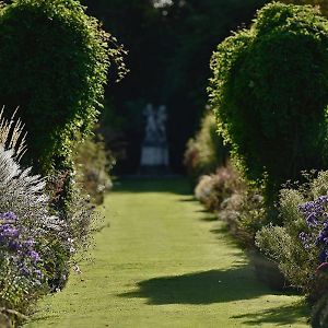 Domaine Albizia 호텔 Livry  Exterior photo