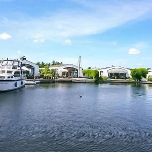 Lovely Home In Lemmer With House Sea View Exterior photo