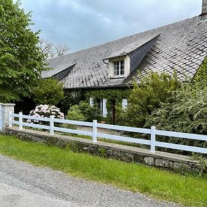 Sarroux Une Pause En Correze B&B Exterior photo