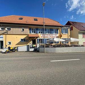 Restaurant Pierre Pertuis 호텔 Sonceboz-Sombeval Exterior photo